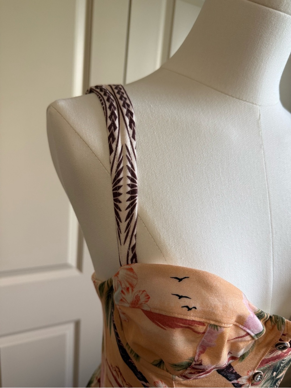 Dunna Luau Dress - Picture 3 of 4